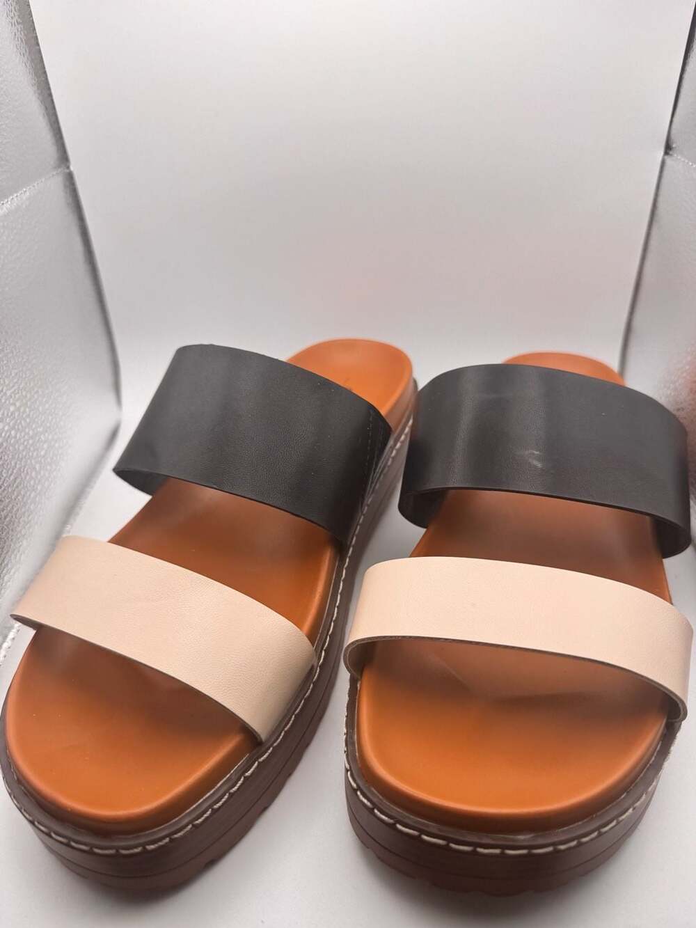 Me Too Windsor Two-Tone Platform Slide Sandals Size 9.5M